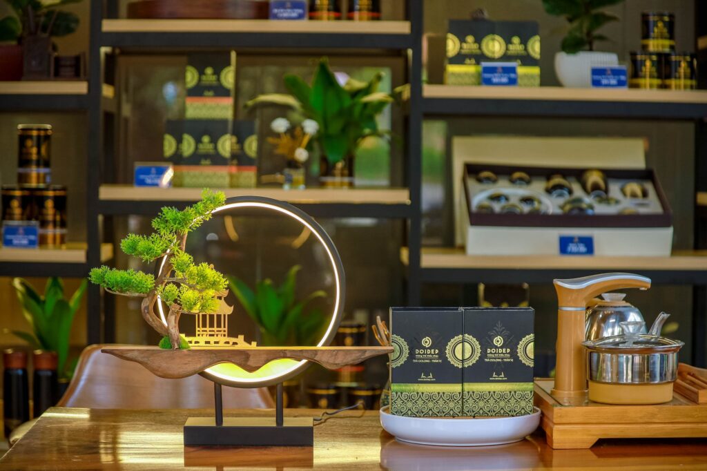 nham-ngum-tra-dam-da-tet-viet-anh-bai-viet-3-.doi-dep nhấm ngụm trà, đầm đà tết Việt | đôi dép