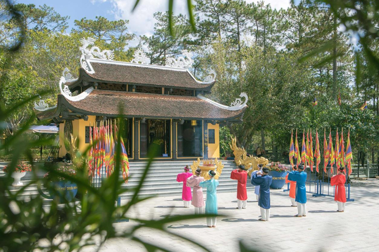 gio-to-hung-vuong-tai-tea-resort-prenn-doi-dep