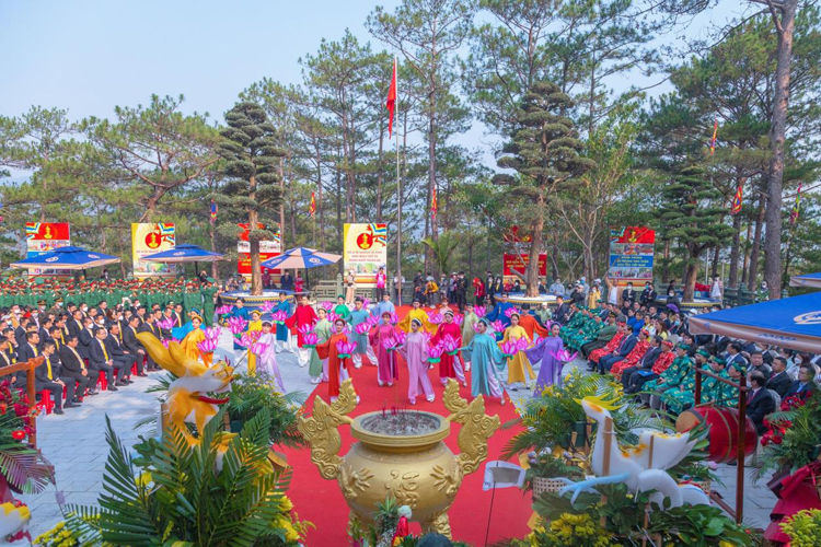 hanh-huong-ve-dat-to-dam-minh-coi-rong-tien-anh-dai-dien-doi-dep