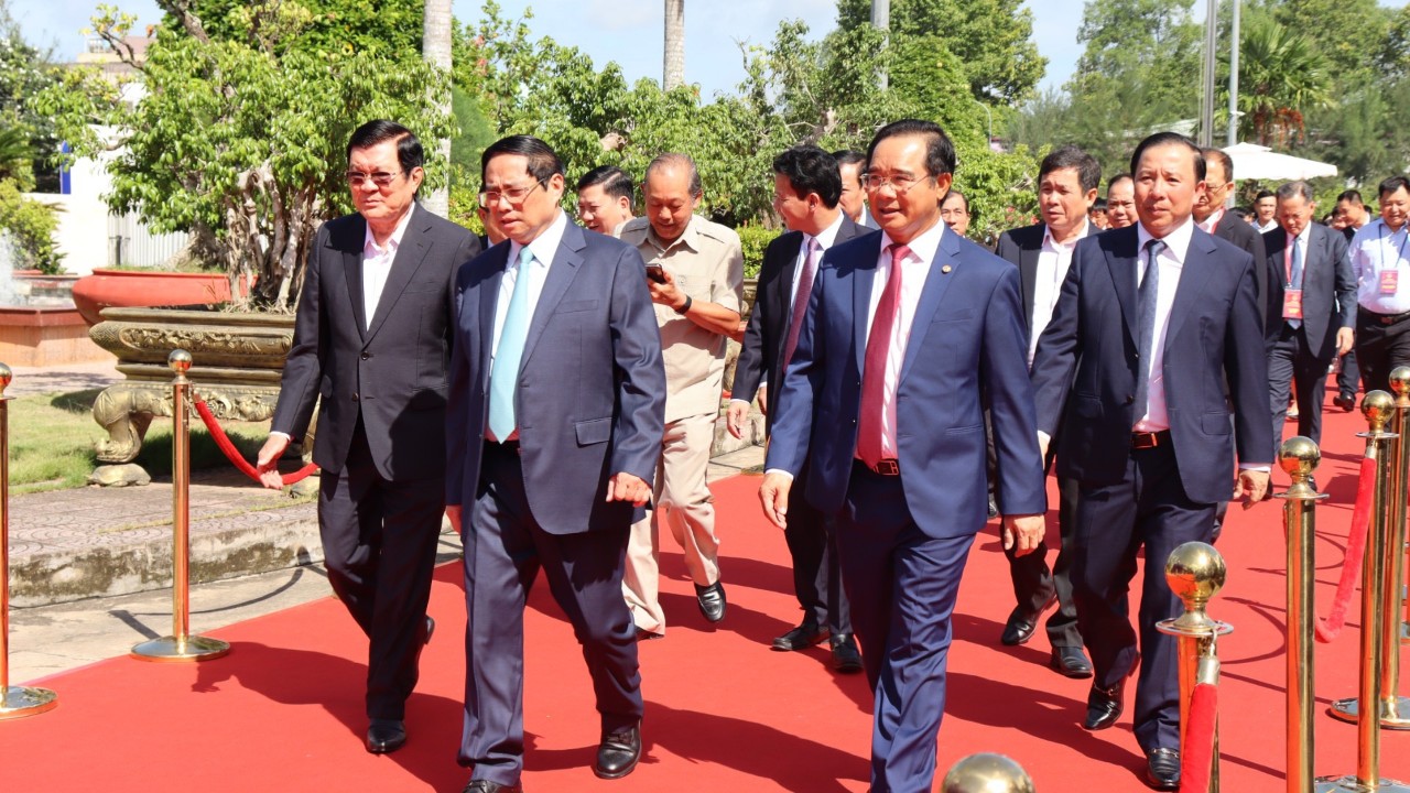 Hội nghị Công bố quy hoạch và Xúc tiến đầu tư ảnh mô tả 1 | Đôi Dép